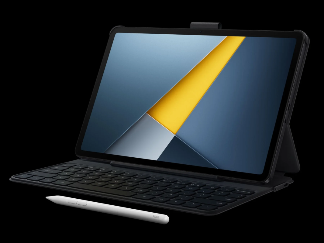 タブレット、キーボード、スタイラスペンの画像