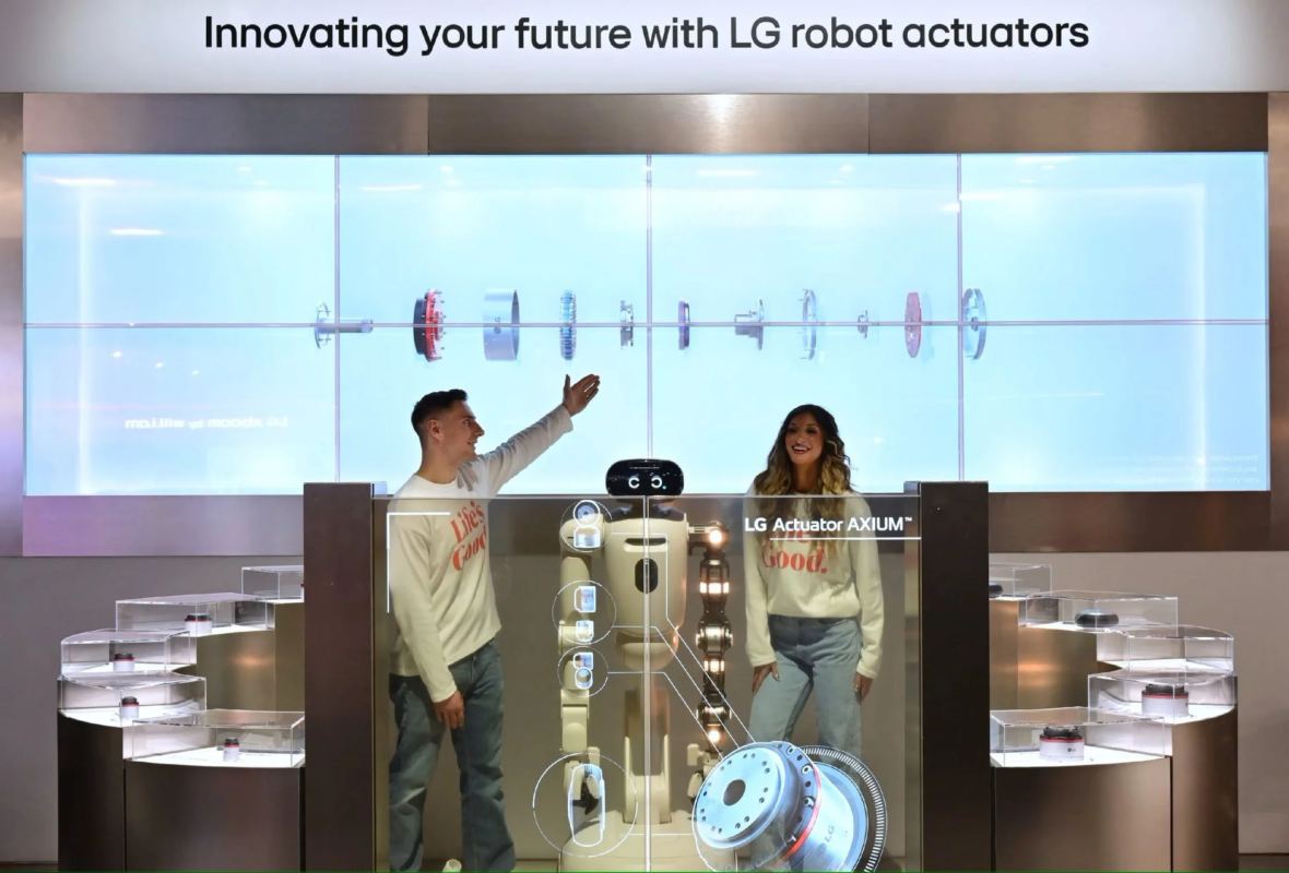LGのロボットアクチュエーターを展示するイベントの様子