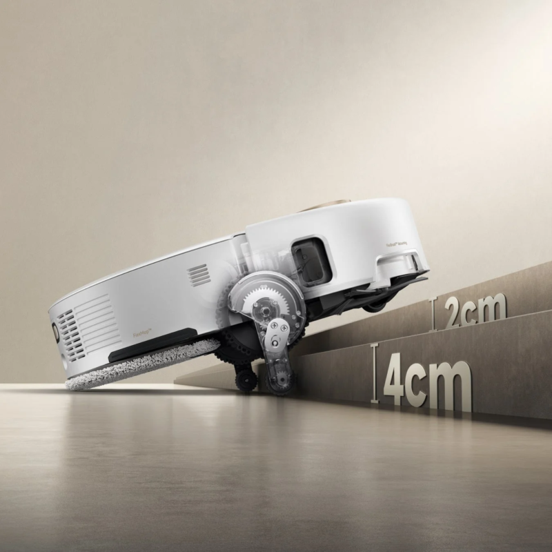 ロボット掃除機が段差を乗り越える様子