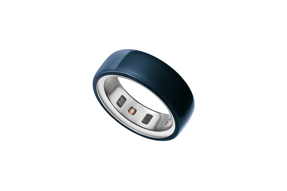 MidnightカラーのOura Ring 4 Ceramic