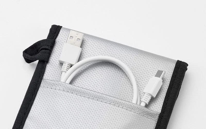 ケーブルを収納した様子