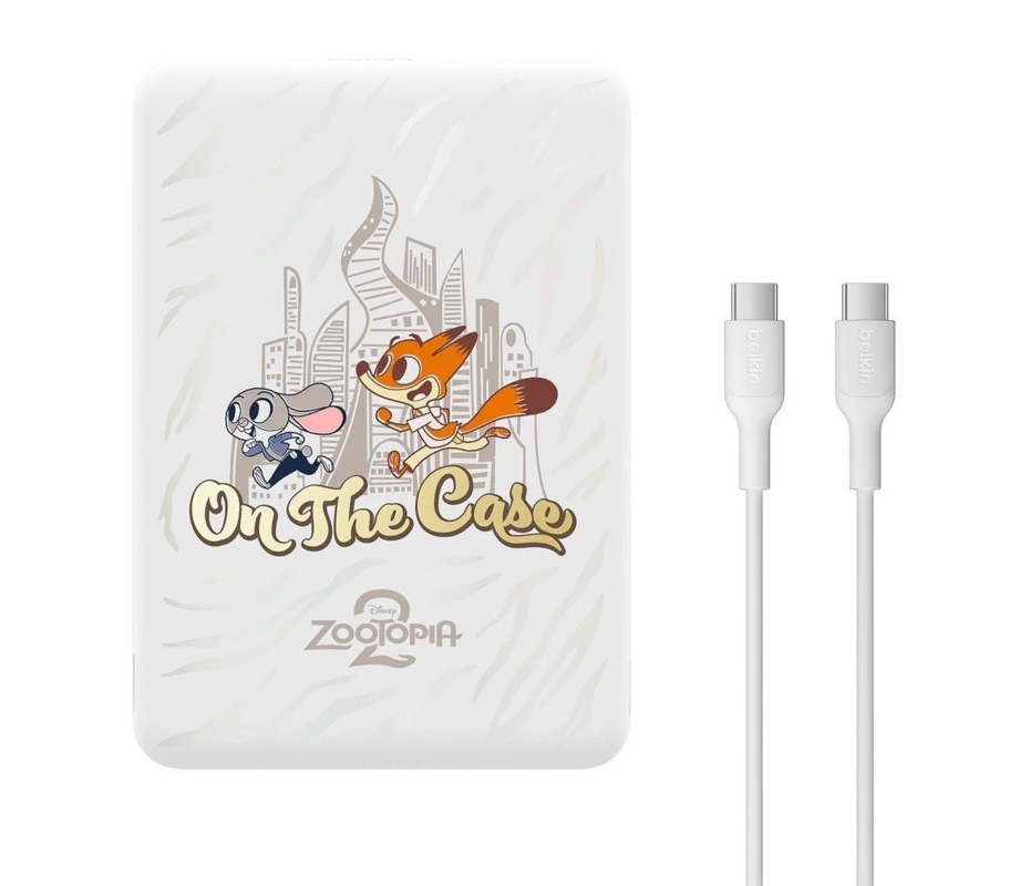 ズートピア2のキャラクター、ジュディとニックがデザインされた白いBelkin製モバイルバッテリー