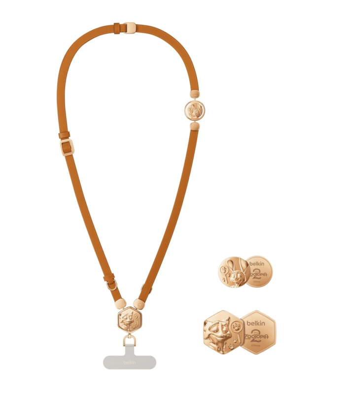 ブラウンのストラップにズートピアのキャラクター、ジュディとニックのゴールドチャームが付いたBelkin製スマホネックストラップ