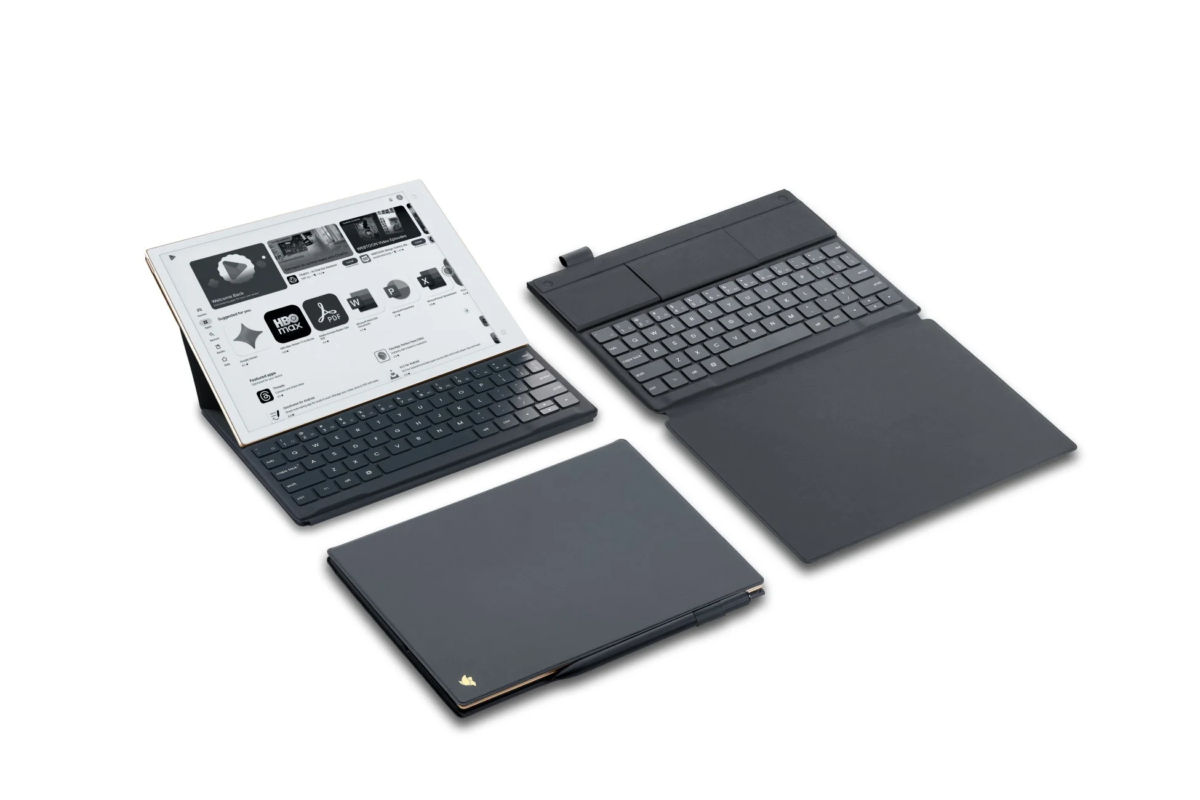 AINOTE 2にキーボードケースを装着した状態