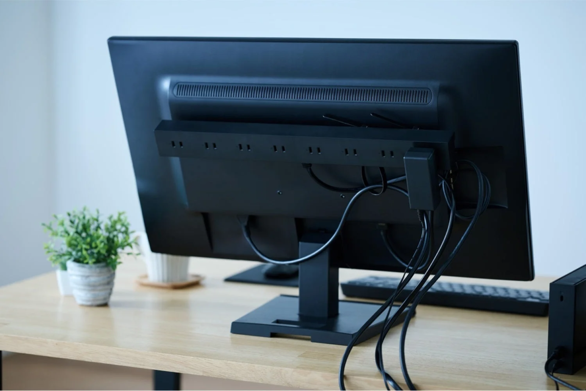 VESA取付タップ 雷サージ付き/ホコリシャッター付き/8個口