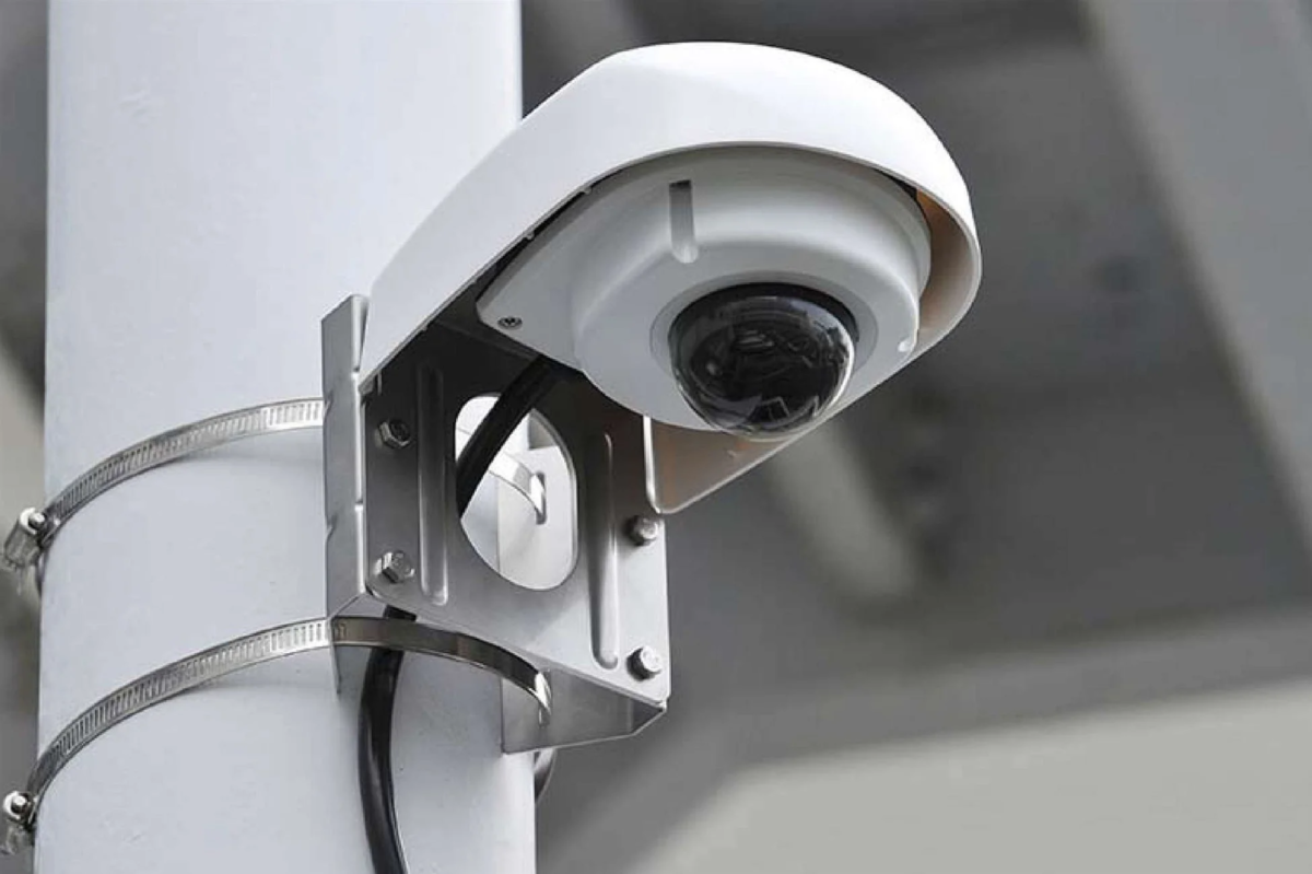 ドーム型監視カメラ、屋外