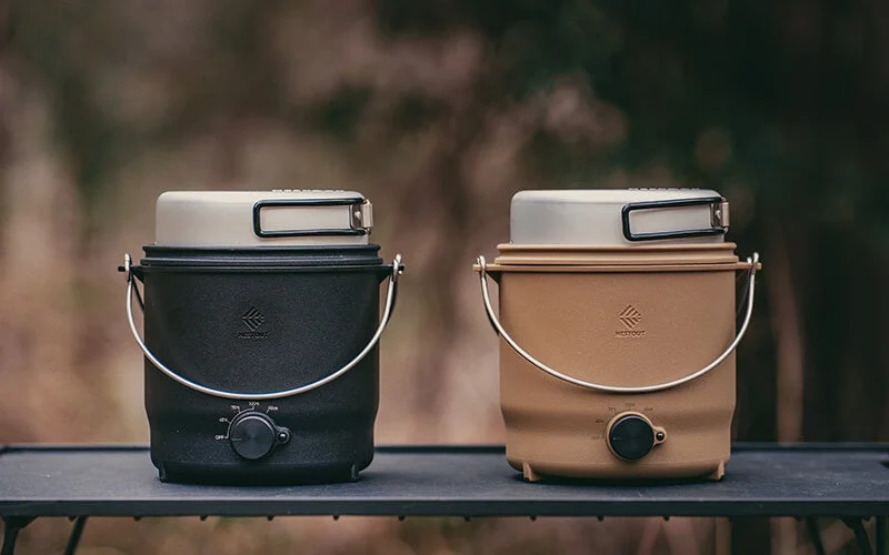 カラーはブラックとサンドベージュの2色