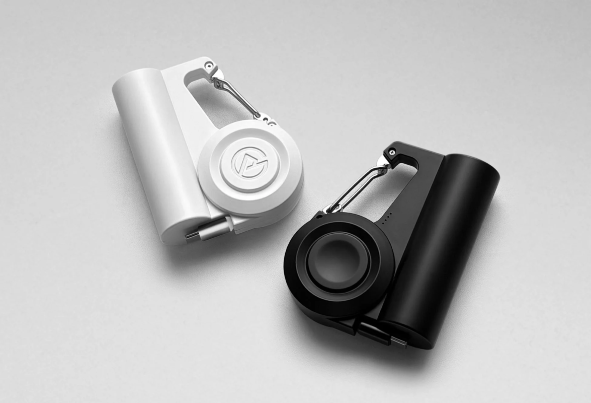 モバイルバッテリー,カラビナ,ポータブル充電器,ガジェット,電子機器,白,黒,シンプル,ミニマル,USB-C,充電器