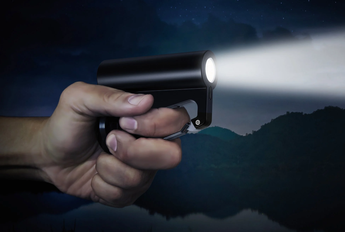 懐中電灯,ライト,夜,暗闇,手,アウトドア,キャンプ,星空,山,湖,カラビナ