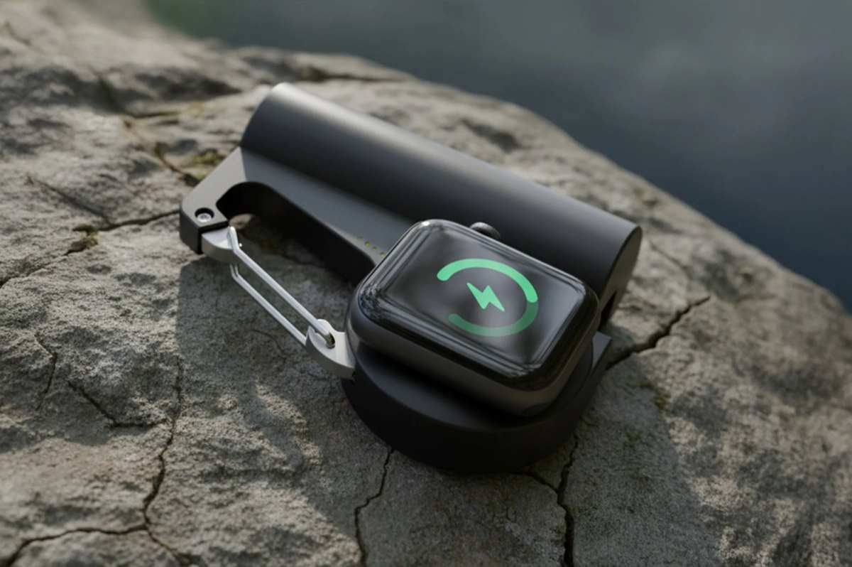 スマートウォッチ,充電,モバイルバッテリー,カラビナ,アウトドア,テクノロジー,ガジェット,岩,充電器,ポータブル