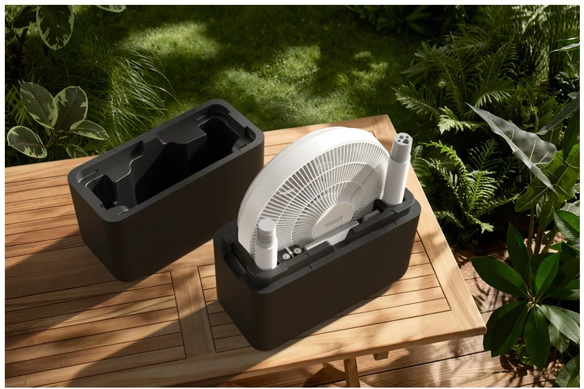 収納ケースに収められた扇風機