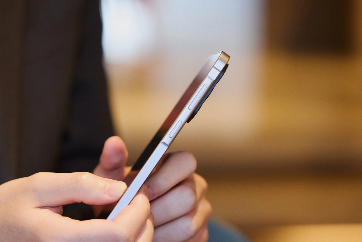 Samsung Galaxy A57 5Gの側面