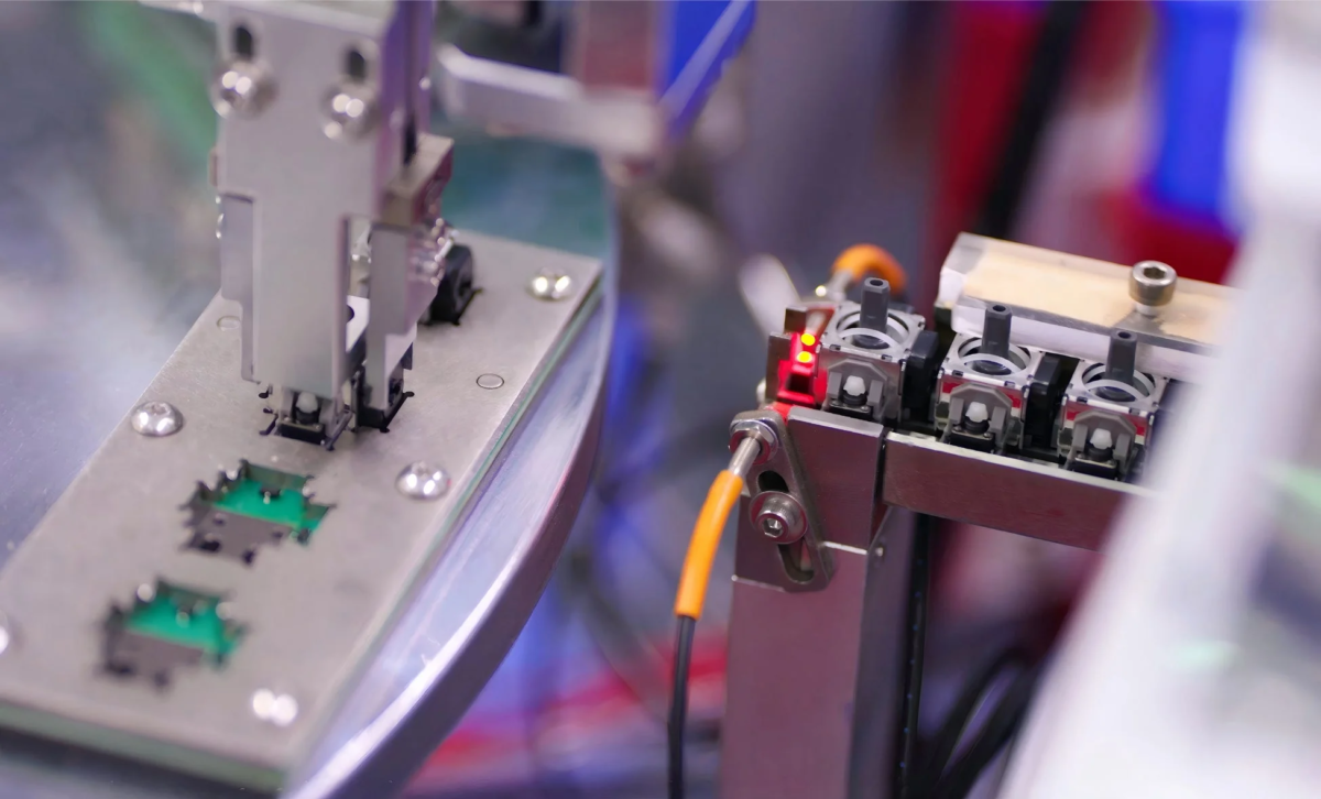 製造ラインのロボットアーム