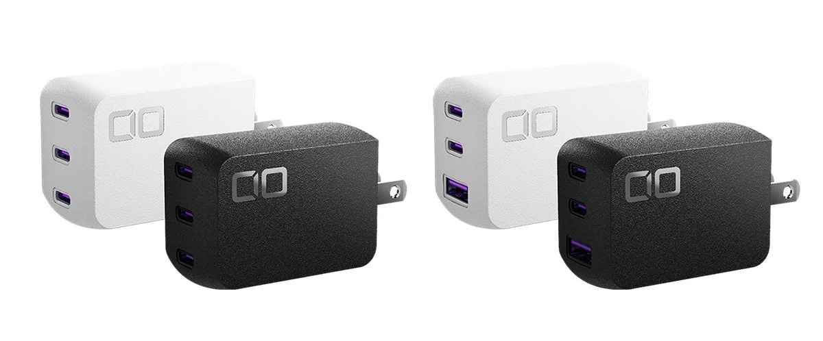 白と黒のマルチポート充電器