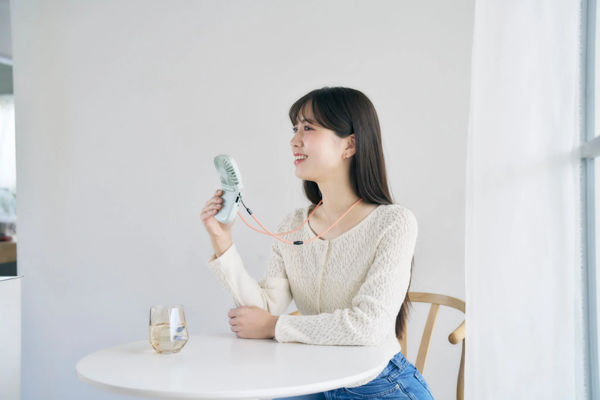 ネックストラップとスタンド