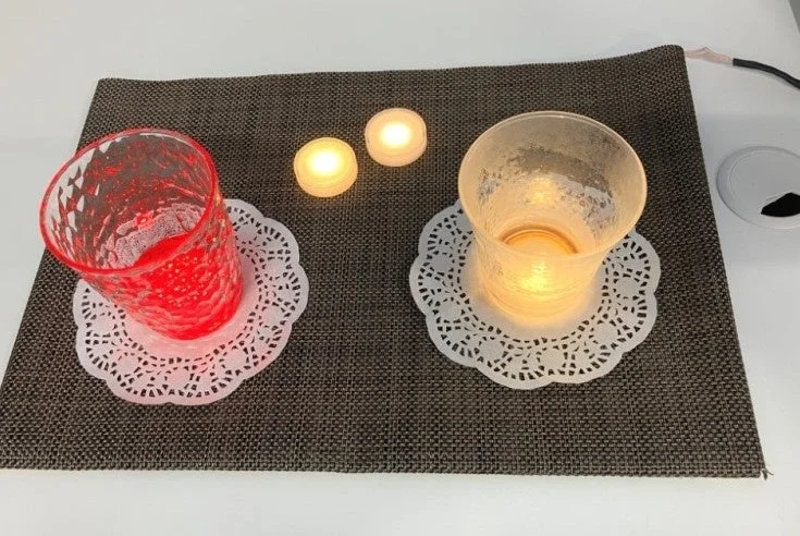 LEDキャンドルが灯る様子