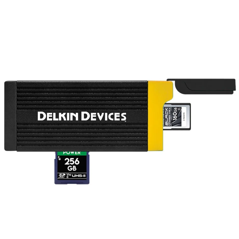 DELKIN DEVICES製マルチカードリーダー