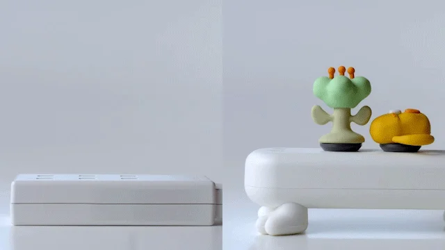 電源タップとフィギュア