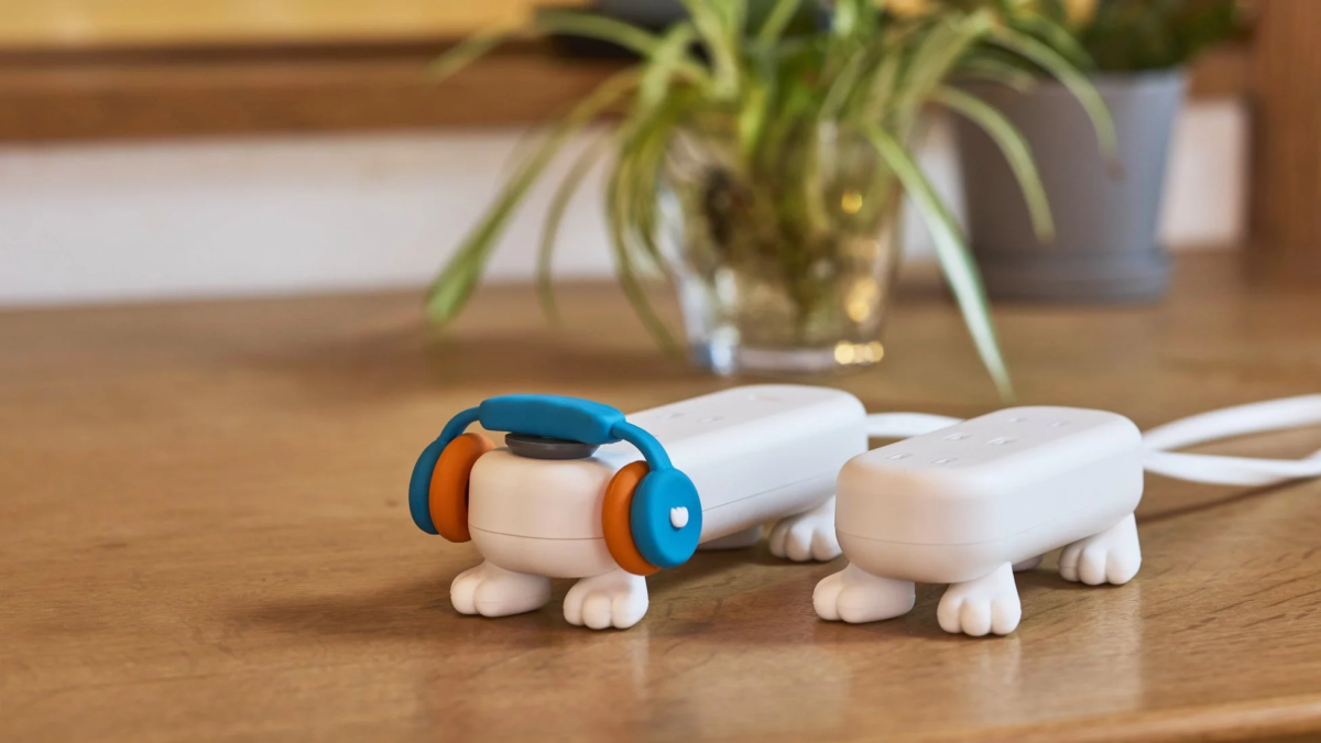 犬型タップ、ヘッドホン